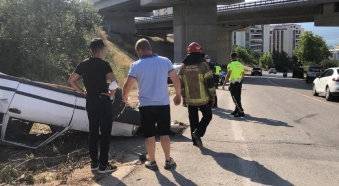 Bursa'da tekerleği kopan araç takla attı: Yaralılar var