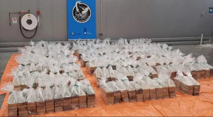 Rotterdam limanında 1 ton 760 kilogram kokain ele geçirildi