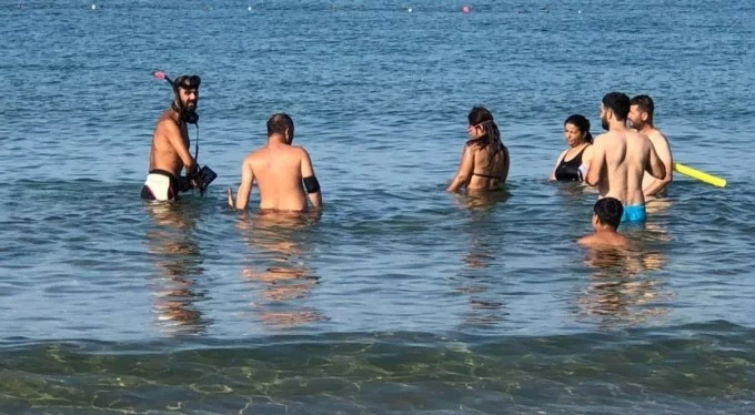 Antalya'da tatilciler gitti, dedektörle sahile koştular