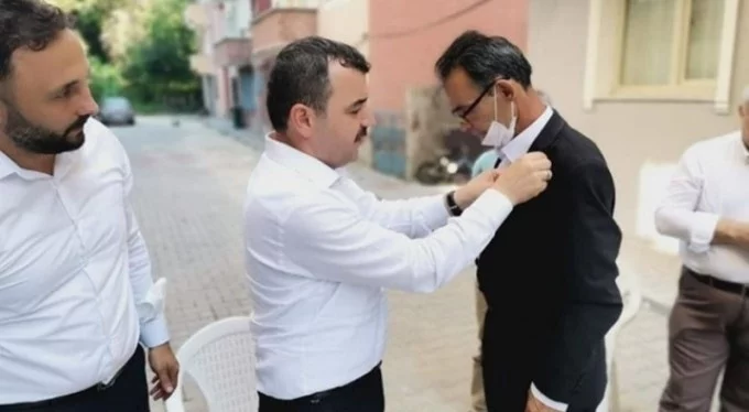 İYİ Parti'den istifa etti, AK Parti'ye geçti