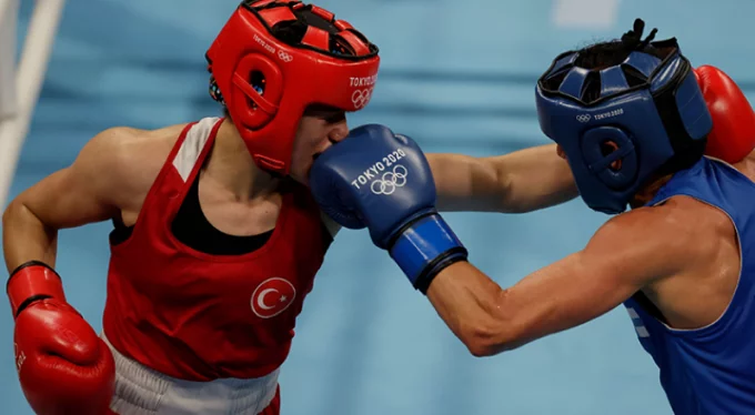 Milli boksör Esra Yıldız, çeyrek finalde elendi