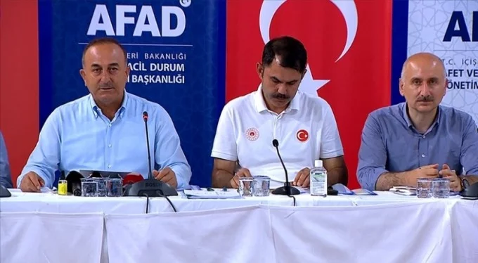 Bakan Çavuşoğlu: Antalya'da bir yer hariç tüm yangınlar söndürüldü