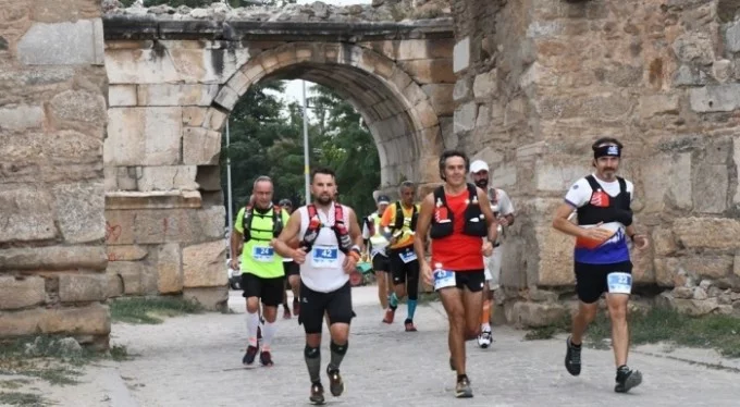 Türkiye'nin en büyük maratonu 'İznik Ultra' başladı