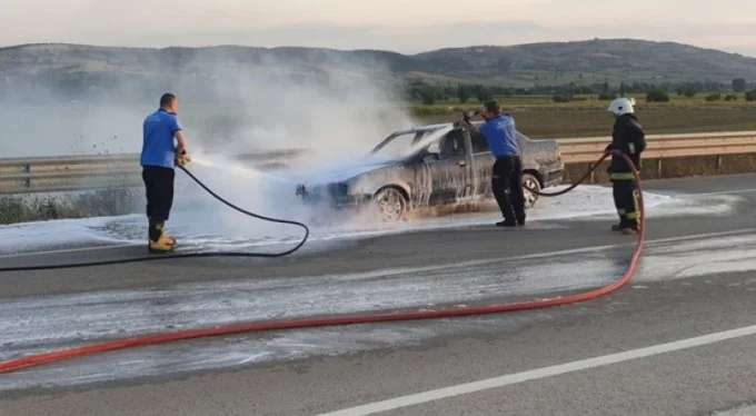 Bursa'da tamirden çıkan otomobil alev alev yandı...