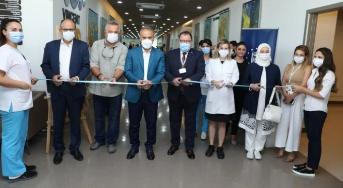 'Pandemide Bursa' sergisi hastaneleri geziyor