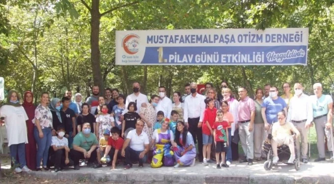 Bursa'da otizmli çocuklardan renkli etkinlik