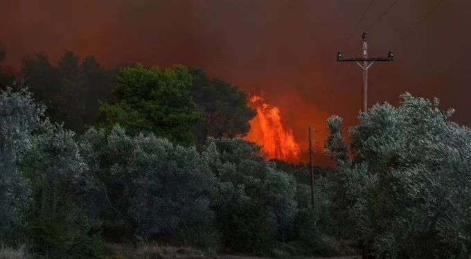 Yunanistan için korkutan tahmin! Yangınların sönmesi aylar sürebilir