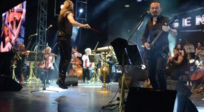 Bursa'da Senforock gecesinde dinleyiciler unutulmaz anlar yaşadı