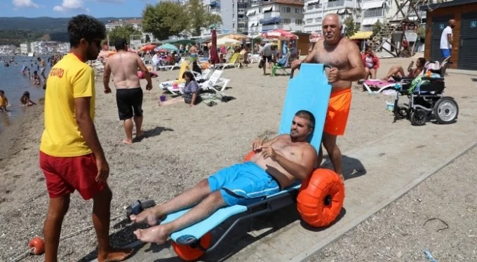Bursa'da engelli vatandaşlar için 'Engelsiz Plaj' hizmete açıldı