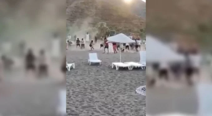 Antalya'daki ünlü sahilde kavga... Şemsiyenin çubuğuyla vurdu!