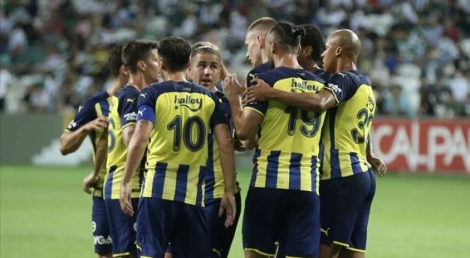Fenerbahçe, Adana Demirspor karşısına 3'lü savunma ile çıktı