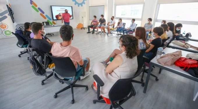 Nilüfer'de gençlere dijital katılım eğitimi