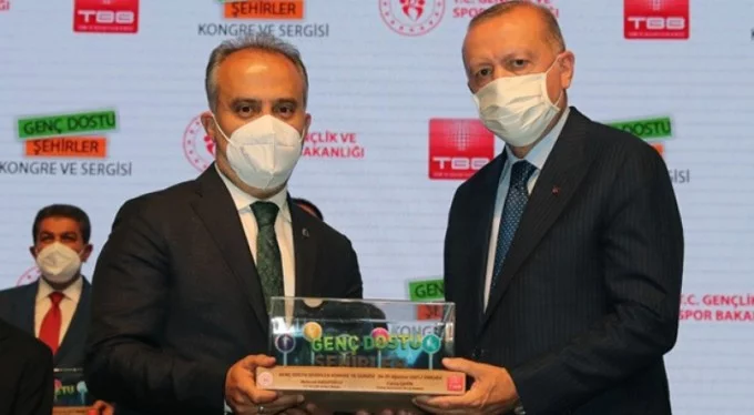 Cumhurbaşkanı Erdoğan'dan Bursa'ya 'Gençlik' ödülü