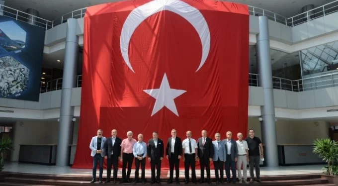 KALBİR'in 50.002'nci Türk Bayrağı BTSO'ya