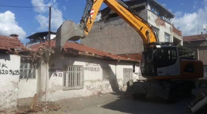Bursa'da yıkım sürüyor! Yerle bir edildi