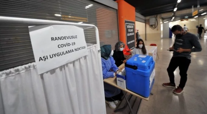 Bursa Metro istasyonunda aşı seferberliği