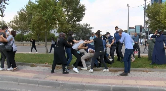 Bursa'da kadın şoförü darp etmişlerdi! Gözaltına alınan 2 kişi serbest bırakıldı