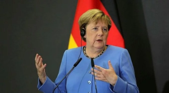 Merkel dönemi bitiyor! Almanya sandık başında
