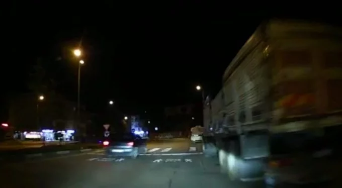 Ölüme gidiyordu... Bursa'da alkollü sürücünün kaza anı kameraya yansıdı