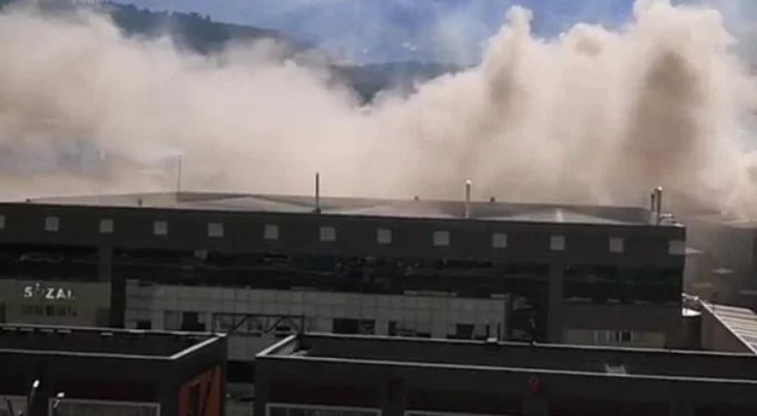 Bursa Kestel'de fabrika bacasında yangın