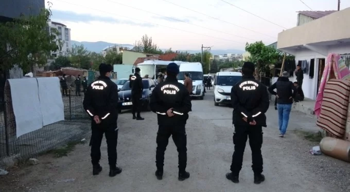 Bursa'da silah tacirlerine operasyon...Çok sayıda gözaltı var