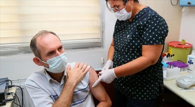 Yerli aşı TURKOVAC, gönüllülere uygulanmaya başlandı