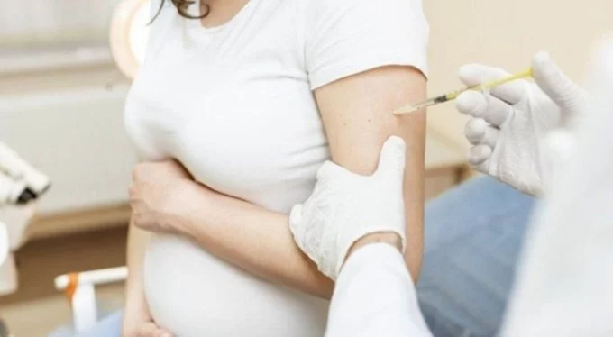Hamileler ne zaman aşı yaptırmalı? Sağlık Bakanlığı rehberi güncelledi