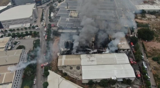 Bursa'daki büyük yangın 3 saatin sonunda kontrol altına alındı