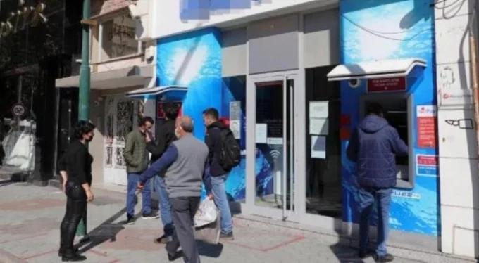 Eskişehir'de banka şubesi koronavirüs nedeniyle kapatıldı