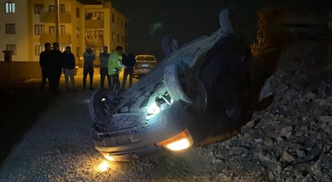 Bursa'da polisten kaçarken araçları takla attı,  3 kişi kayıplara karıştı