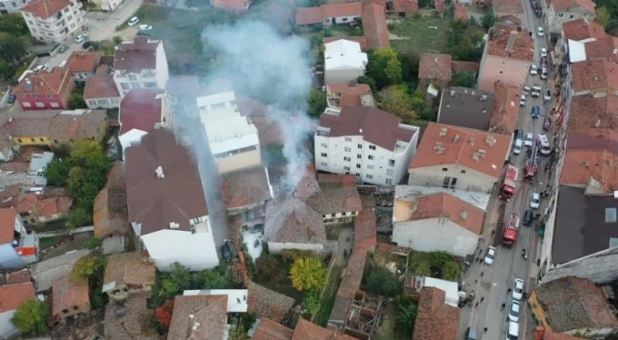 Bursa'da tarihi evde korkutan yangın