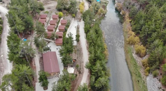 Bursa'da ormanların içinde yolu yok ama boş ev bulunmuyor