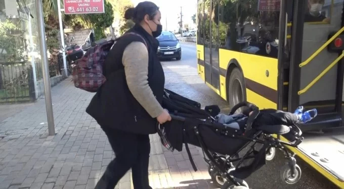 Bursa'da engelli oğlu ile otobüse alınmayan anne: Yetkililerin sesimizi duymasını istiyorum!