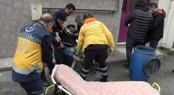 Bursa'da polise bıçaklı saldırı! Ayağından vurularak etkisiz hale getirildi