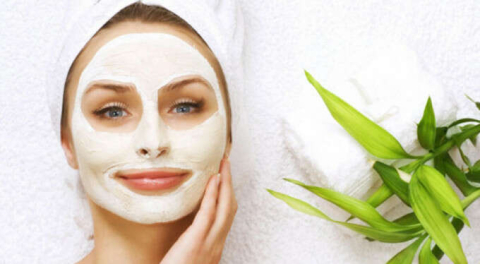 Bu maske elden düşmüyor! Beyaz kil maskesi cildi beyazlatır mı?
