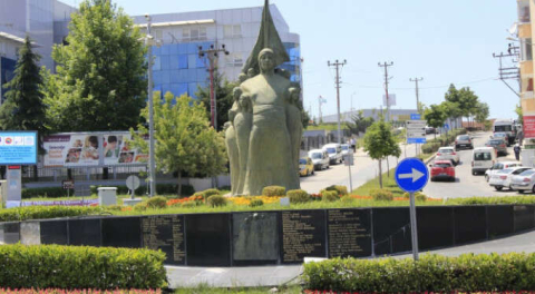 Bursa'da da heykeli var! Kara Fatma'nın hayatı beyaz perdeye taşınıyor