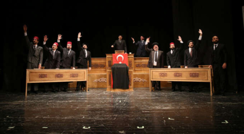 Bursa'da perde İstiklal Marşı için açıldı!