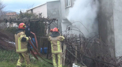 Bursa'da yangın paniği! Ev kullanılamaz hale geldi