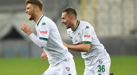 Bursaspor, evinde Altay'a karşı üstün