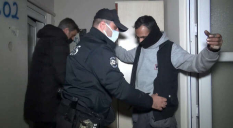 Bursa'da kız yurduna girerken gördüler... Üzerinden bakın neler çıktı