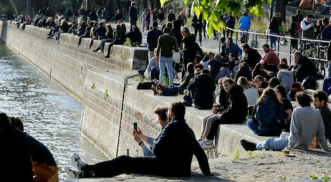 Halka açık alanlarda alkol tüketimi yasaklandı