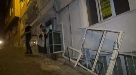 Bursa'da panik anları! Bomba gibi patladı, pencere yerinden fırladı...