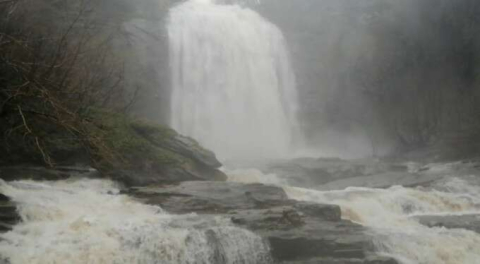 Bursa'da şelaleye 100 metre yaklaşan sırılsıklam oldu!