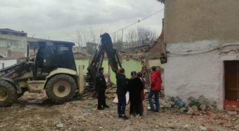 Bursa'da izinsiz yıkım! Gözyaşlarına boğuldular...