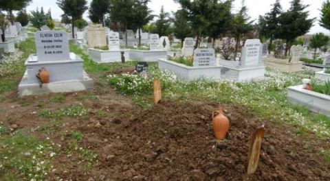 'Öldü' diye defnettikleri babalarını hastanede görünce şoke oldular