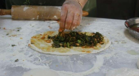 Bursa'da dağdan toplanan otlarla yapılıyor! Tam bir şifa deposu...