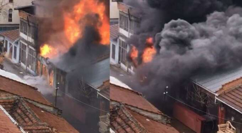 Bursa'da iş yerleri alevlere teslim oldu! Zarar büyük...