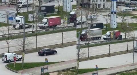Bursa'da kısıtlama saatinde trafikte 'yok artık' dedirten hareket
