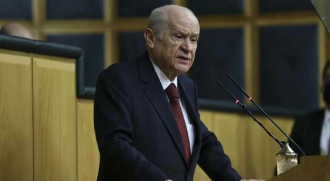 Bahçeli'den Kılıçdaroğlu'na: Gökkuşağı renklerine bürünerek işine baksın!