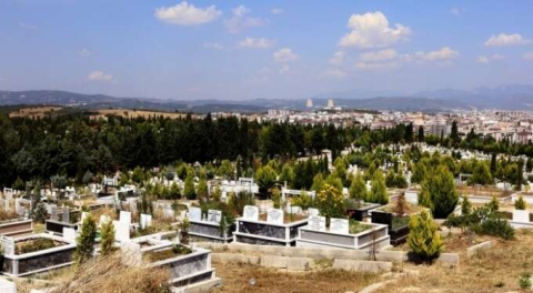 Bursa Hamitler Mezarlığı sıralı definlere kapanıyor